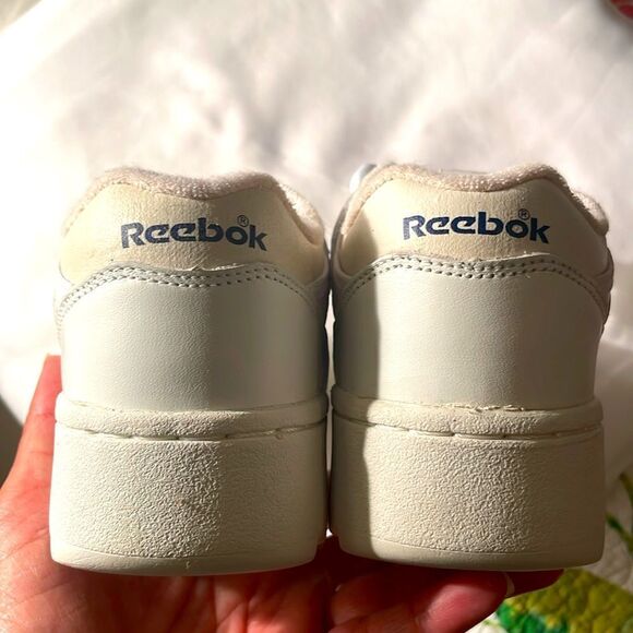 Reebok low top White Sneakers - Picture 5 of 8